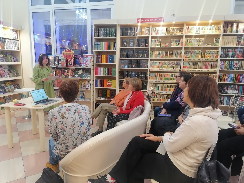 В магазине КАССАНДРА на ул.Мира, 11 состоялась лекция-дискуссия «Праздники и традиции Азиатской культуры»