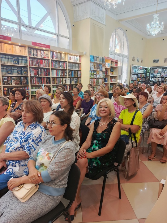 В "Кассандре" состоялись творческие встречи с Григорием Григорьевым.